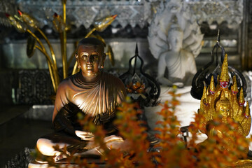 Wall Mural - bronze statue of Buddha in the temple