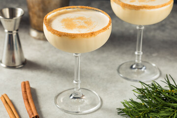 Wall Mural - Boozy Cold Christmas Eggnog Martini