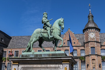 Wall Mural - Old Dusseldorf Town Hall (Altes Rathaus) was built in 1573 in the Renaissance style at the Market square in old town (Aldstadt). Dusseldorf, North Rhine-Westphalia, Germany.