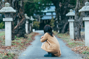 Sticker - 神社と女性　 shrine