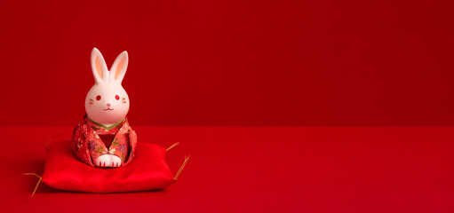 Japanese new year material. Zodiac rabbit. Rabbit saying New Year's greetings. 日本のお正月素材。干支のうさぎ。新年のあいさつをするウサギ	
