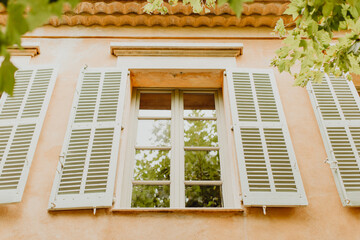 Sticker - Les volets ouverts de la maison provençale