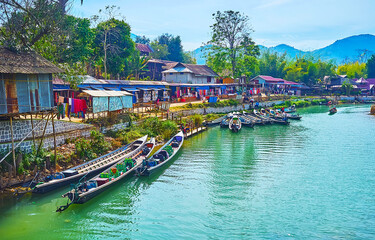 Canvas Print - Riverside view, Indein, Myanmar