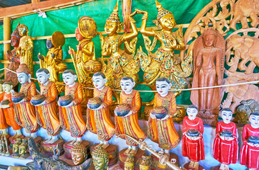 Canvas Print - Buddhist souvenirs in market of Inn Thein, Myanmar