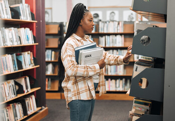 Aufkleber - Books, education or black woman in a library to search for knowledge by bookshelf on a school or college campus. Focused, studying or university student learning for a scholarship or better future