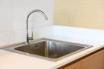 stainless steel kitchen sink