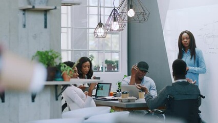 Aufkleber - Black people, African marketing team presentation and planning strategy for digital advertising, design and brainstorming ideas on whiteboard. Business leader, work collaboration and creative startup