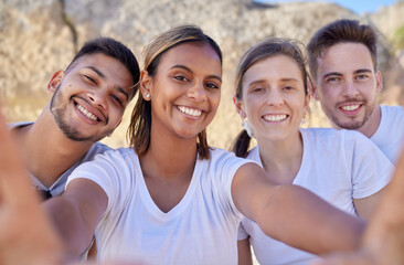 Canvas Print - Selfie, friends face and smile together outdoor for travel holiday, summer vacation or quality time bonding. Friendship happiness, interracial portrait and excited men or happy woman on Africa safari