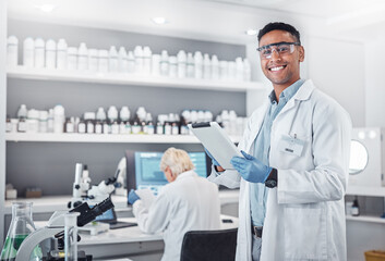 Aufkleber - Science, tablet and portrait of a male scientist doing research with technology in a medical laboratory. Happy, smile and man chemist or biologist working on a mobile device in a pharmaceutical lab.
