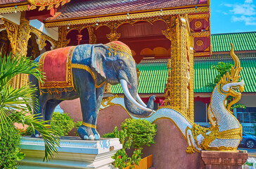 Canvas Print - Animals and mythic creatures statues in Wat Saen Muang Ma, Chiang Mai, Thailand