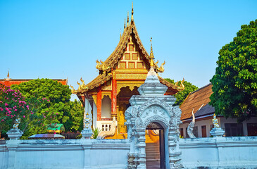 Canvas Print - Wat Chang Taem behind the ornate gate, Chiang Mai, Thailand