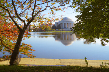 Poster - Washington D.C. in autumn season - Jefferson Memorial and tidal basin	