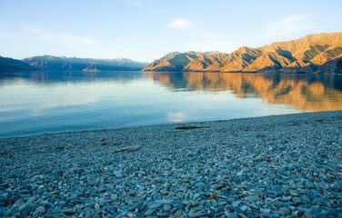 Wall Mural - Peaceful Lake Wanaka in morning light