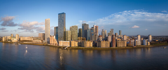 Wall Mural - The skyscrapers of Canary Wharf in London on Isle of Dogs - panoramic view - travel photography