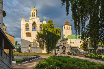 Wall Mural - One of the many churches in Yaroslavl