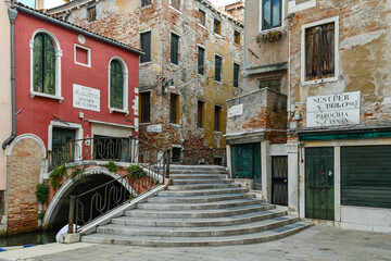 Sticker - Church Bridge in the San Polo district, Venice, Italy