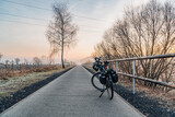 Fototapeta  - Nowoczesny szlak rowerowy, Żelazny Szlak Rowerowy na Śląsku w Polsce wczesnym rankiem zimą