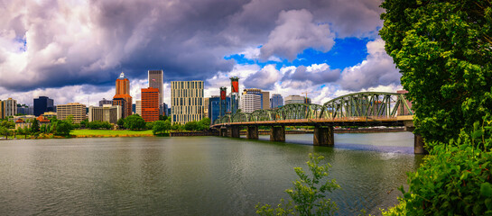 Fototapete - Portland downtown, Hawthorne Bridge and the Willamette River in Portland, Oregon