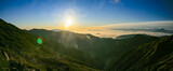 Fototapeta Na ścianę - 南アルプス　白峰三山テント縦走　濃鳥小屋テント場からの風景　朝日と富士と雲海