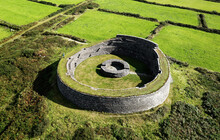 Cahergall Prehistoric Celtic Circular Dry Stone Wall Fort Settlement Aka Cashel Near Cahersiveen, Iveragh Peninsula, County Kerry, Ireland