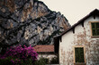 Tremosine sul Garda, Włochy, pejzaż górski z chatą