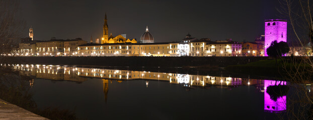 Wall Mural - Nightview of Florence reflected on Arno river with the Tower of Town Hall, Basilica of the Holy Cross, Cathedral and illuminated 