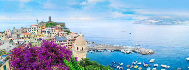 Wall Mural - view of Vernazza pituresque town and habour of Cinque Terre from above, Italy, web banner format