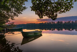Fototapeta Pomosty - Zachód słońca nad jeziorem 