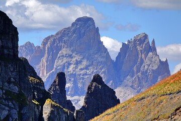 Wall Mural - Grohmannspitze und Fuenffingerspitze in der Langkofelgruppe