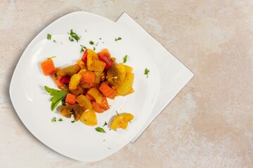 Canvas Print - Bowl of tasty fresh dish on desk