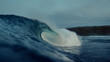 © Andre Silva - Breaking wave
