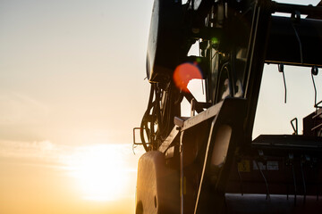 combine harvester details, combine harvester, agricultural technology