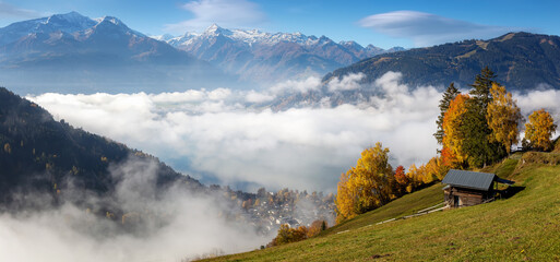 Fototapete - Wonderful Autumn scenery. Mountain landscape, picturesque mountain lake in the autumn morning, large panorama. Fabulous misty morning scene of nature. concept of an ideal resting place. Zell am see.