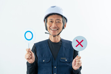 Poster - マルバツを見せる職人
