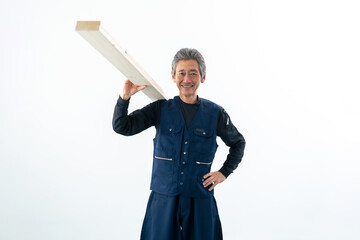 Aufkleber - 木材を持つシニア職人