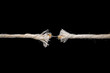Seil hängt am seidenen Faden als Symbolbild für Belastungsgrenzen oder Risiken