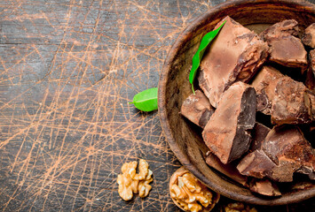 Sticker - Crushed chocolate in the bowl .