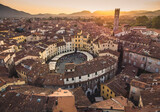 Fototapeta Koty - Lucca, Piazza Anfiteatro seen from above