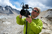 Photographer Shoots An Expedition In The Nepal Himalayas