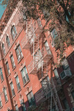Fototapeta Fototapeta Nowy Jork - Schody przeciwpożarowe, kamienica, Nowy Jork, Manhattan, Greenwich Village