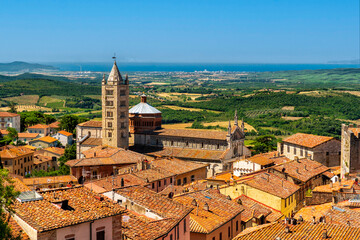 Wall Mural - Über den Dächern von Massa Marittima in der Toskana