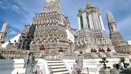 Wall Mural - Wat Arun temple in Bangkok Thailand on a sunny day. 