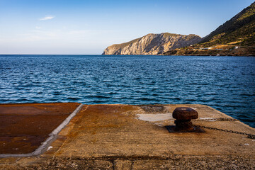 Wall Mural - Una banchina del porto di Marettimo nelle Egadi