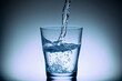 Wasser spritzt in ein Glas - Generative Ai