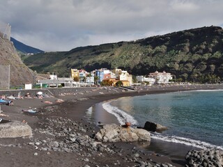 Strand von Tazacorte puerto auf La Palma