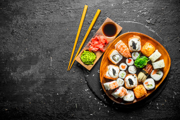 Canvas Print - Japanese maki, rolls and sushi with ginger, soy sauce and wasabi.