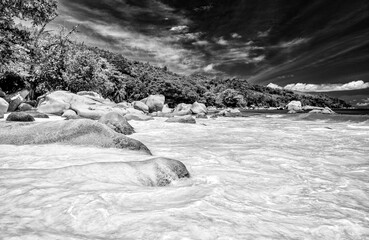 Sticker - Amazing picturesque paradise beach with granite rocks and white sand, turquoise water on a tropical landscape, Seychelles