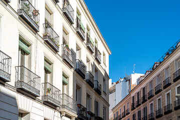 Wall Mural - Old residential building in central Madrid. Real estate, renovation and maintenance concepts