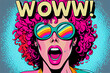 © Sarah - Wow Pop Art Gesicht. Sexy überraschte Pin-up Frau mit der Aufschrift ,,WOW'. Bunter Hintergrund in Pop-Art Retro-Comic-Stil - Generative Ai