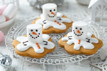 Melting Marshmallow Snowman Cookies